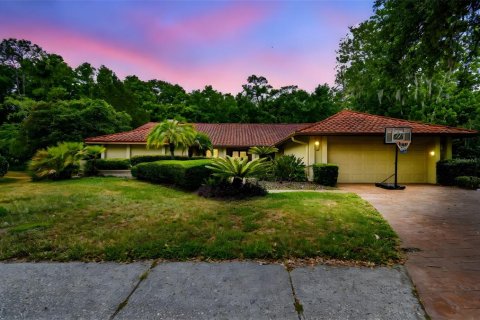 Casa en venta en Tampa, Florida, 5 dormitorios, 311.59 m2 № 1690097 - foto 1