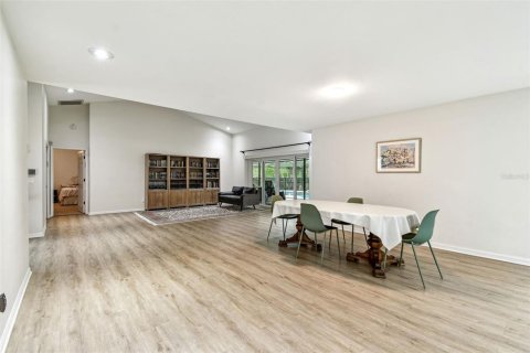 House in Tampa, Florida 5 bedrooms, 311.59 sq.m. № 1690097 - photo 20