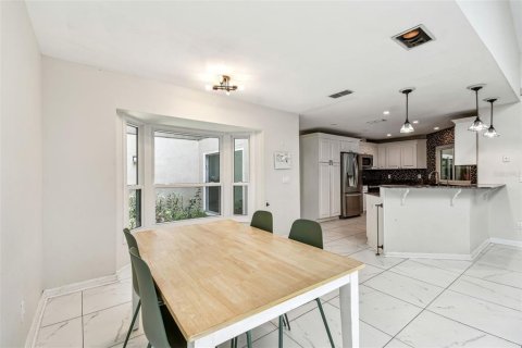 Casa en venta en Tampa, Florida, 5 dormitorios, 311.59 m2 № 1690097 - foto 29