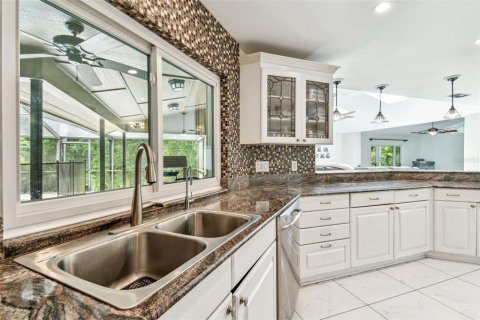 Casa en venta en Tampa, Florida, 5 dormitorios, 311.59 m2 № 1690097 - foto 25