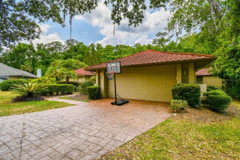 House in Tampa, Florida 5 bedrooms, 311.59 sq.m. № 1690097 - photo 4