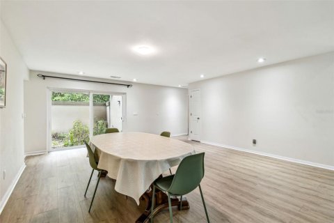 Casa en venta en Tampa, Florida, 5 dormitorios, 311.59 m2 № 1690097 - foto 18