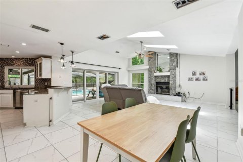 House in Tampa, Florida 5 bedrooms, 311.59 sq.m. № 1690097 - photo 30
