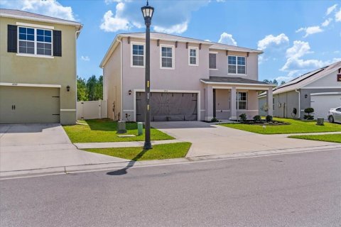 House in Lakeland, Florida 5 bedrooms, 250.46 sq.m. № 2230309 - photo 3