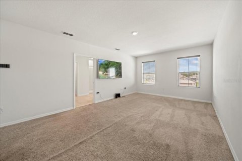 House in Lakeland, Florida 5 bedrooms, 250.46 sq.m. № 2230309 - photo 16