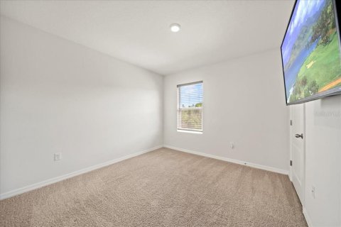 House in Lakeland, Florida 5 bedrooms, 250.46 sq.m. № 2230309 - photo 20