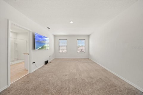 House in Lakeland, Florida 5 bedrooms, 250.46 sq.m. № 2230309 - photo 17