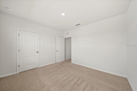 House in Lakeland, Florida 5 bedrooms, 250.46 sq.m. № 2230309 - photo 27