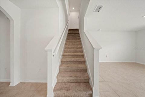 House in Lakeland, Florida 5 bedrooms, 250.46 sq.m. № 2230309 - photo 29