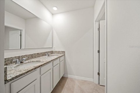 House in Lakeland, Florida 5 bedrooms, 250.46 sq.m. № 2230309 - photo 26