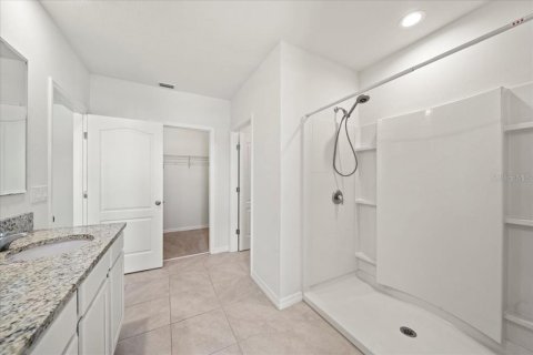 House in Lakeland, Florida 5 bedrooms, 250.46 sq.m. № 2230309 - photo 13