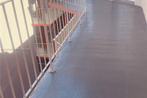 Copropriété à vendre à Hialeah, Floride: 3 chambres, 124.02 m2 № 1996847 - photo 3