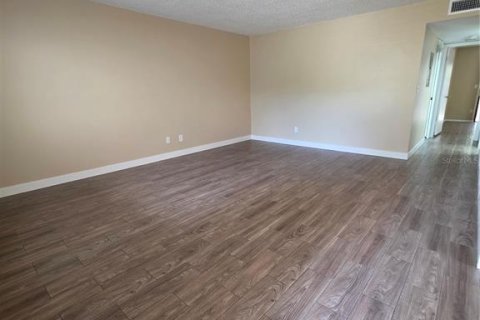 Copropriété à louer à Palm Harbor, Floride: 2 chambres, 84.17 m2 № 1523139 - photo 9