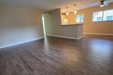 Copropriété à louer à Palm Harbor, Floride: 2 chambres, 84.17 m2 № 1523139 - photo 10