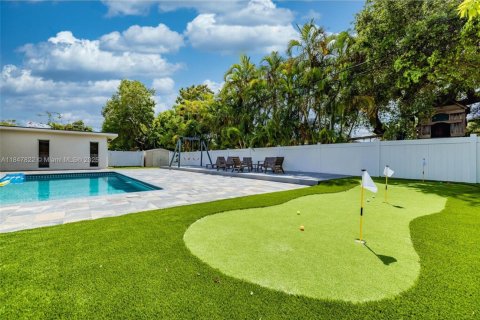 House in Miami, Florida 5 bedrooms, 263.56 sq.m. № 2019350 - photo 28