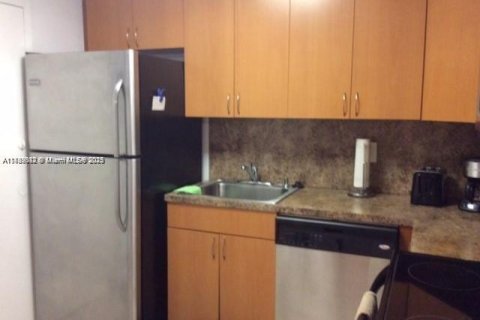 Condo in Sunny Isles Beach, Florida, 1 bedroom  № 1861199 - photo 2