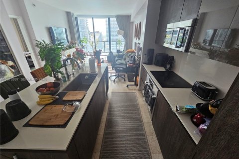 Condo in Miami, Florida, 1 bedroom  № 2040660 - photo 3