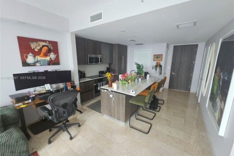 Condo in Miami, Florida, 1 bedroom  № 2040660 - photo 5