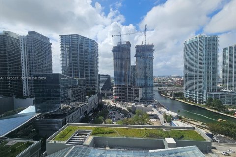 Condo in Miami, Florida, 1 bedroom  № 2040660 - photo 29