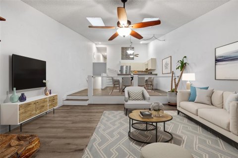 Condo in Pinellas Park, Florida, 2 bedrooms  № 1904010 - photo 7