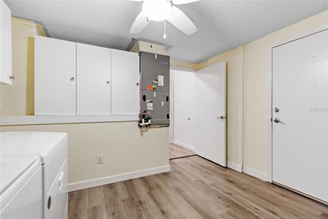 Condo in Pinellas Park, Florida, 2 bedrooms  № 1904010 - photo 29