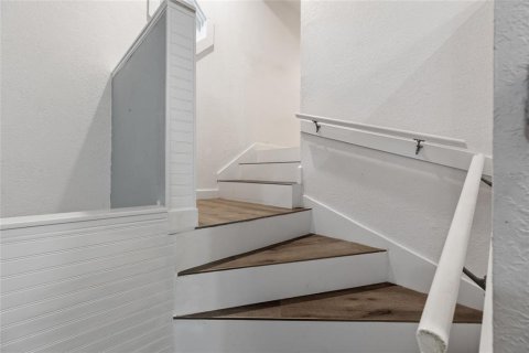 Condo in Pinellas Park, Florida, 2 bedrooms  № 1904010 - photo 18