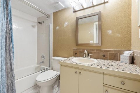 Condo in Pinellas Park, Florida, 2 bedrooms  № 1904010 - photo 26