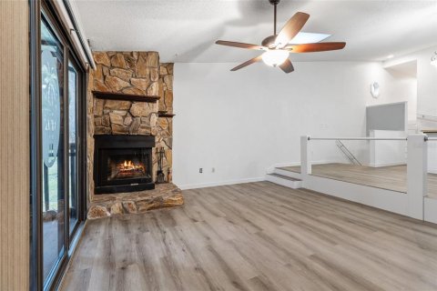 Condo in Pinellas Park, Florida, 2 bedrooms  № 1904010 - photo 11