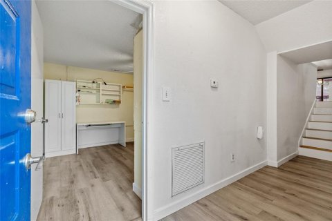 Condo in Pinellas Park, Florida, 2 bedrooms  № 1904010 - photo 27