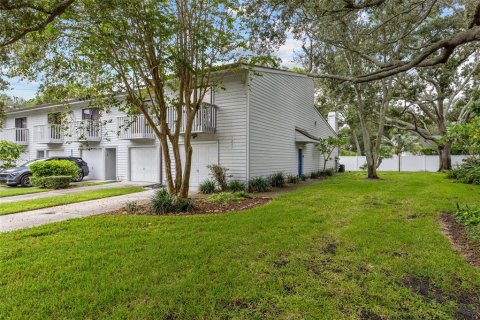 Condo in Pinellas Park, Florida, 2 bedrooms  № 1904010 - photo 1