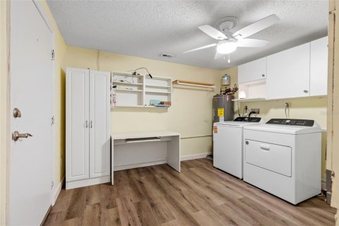 Condo in Pinellas Park, Florida, 2 bedrooms  № 1904010 - photo 28