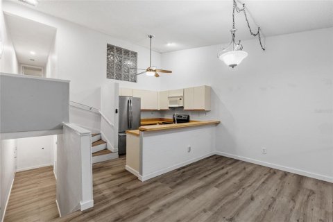 Condo in Pinellas Park, Florida, 2 bedrooms  № 1904010 - photo 4