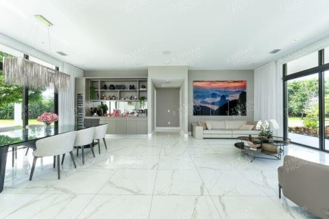 Casa en venta en Weston, Florida, 6 dormitorios, 585.47 m2 № 2087236 - foto 3