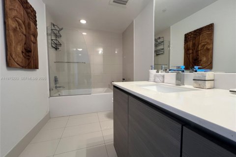 Copropriété à louer à Miami, Floride: 2 chambres, 106.19 m2 № 2041767 - photo 13