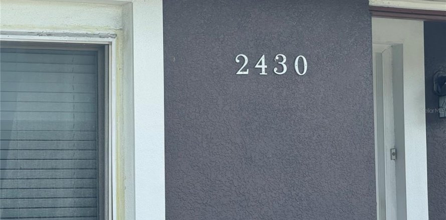 Casa en Kissimmee, Florida 4 dormitorios, 120.96 m2 № 1903231