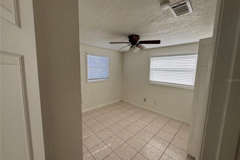 Villa ou maison à louer à Kissimmee, Floride: 4 chambres, 120.96 m2 № 1903231 - photo 10