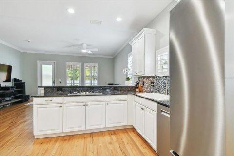 Casa en venta en Tampa, Florida, 3 dormitorios, 214.14 m2 № 1791317 - foto 11