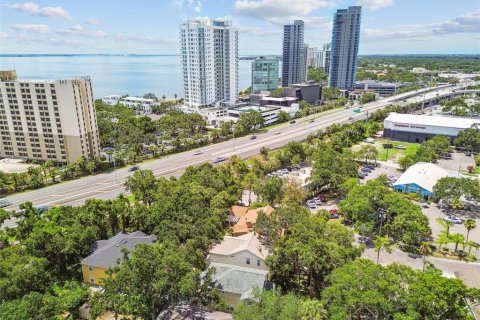 Casa en venta en Tampa, Florida, 3 dormitorios, 214.14 m2 № 1791317 - foto 5