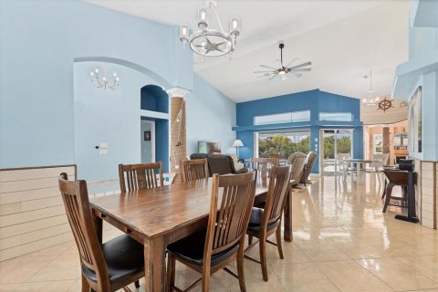 House in Port Charlotte, Florida 3 bedrooms, 229.84 sq.m. № 1894329 - photo 12