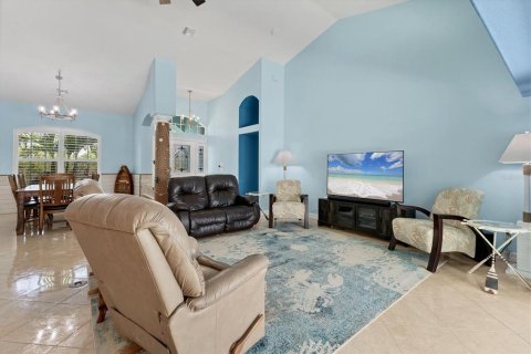 House in Port Charlotte, Florida 3 bedrooms, 229.84 sq.m. № 1894329 - photo 9