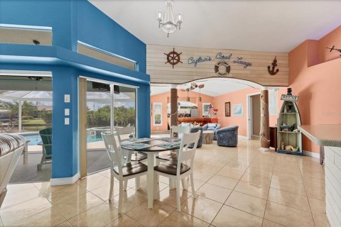 House in Port Charlotte, Florida 3 bedrooms, 229.84 sq.m. № 1894329 - photo 17