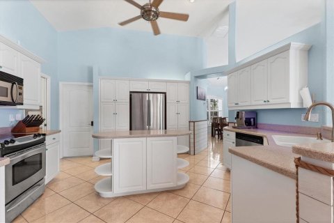 House in Port Charlotte, Florida 3 bedrooms, 229.84 sq.m. № 1894329 - photo 14