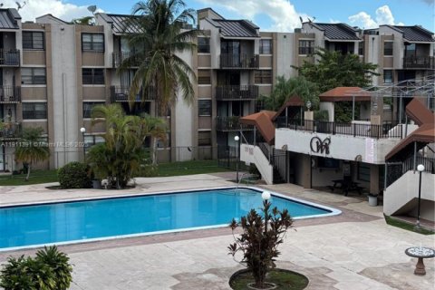 Снять в аренду кондоминиум в Майами, Флорида 2 спальни, 70.61м2, № 1967292 - фото 24