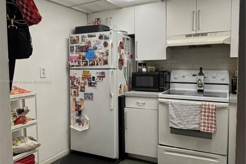 Снять в аренду кондоминиум в Майами, Флорида 2 спальни, 70.61м2, № 1967292 - фото 8