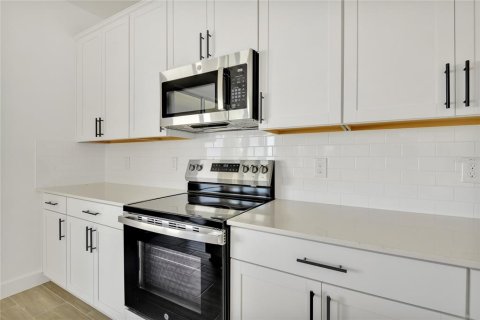 Villa ou maison à vendre à Tavares, Floride: 5 chambres, 281.49 m2 № 2109865 - photo 8