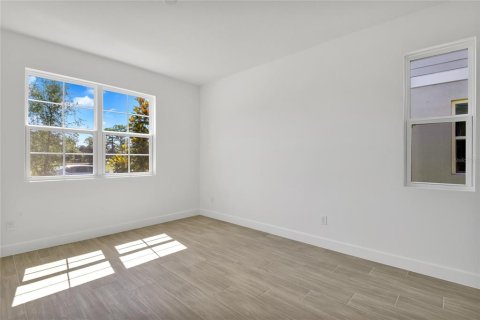 Villa ou maison à vendre à Tavares, Floride: 5 chambres, 281.49 m2 № 2109865 - photo 3