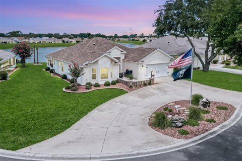 Villa ou maison à The Villages, Floride 3 chambres, 214.79 m2 № 2126367