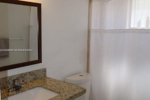 Villa ou maison à louer à Miami, Floride: 3 chambres, 169.08 m2 № 1997116 - photo 9