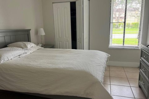 Villa ou maison à louer à Miami, Floride: 3 chambres, 169.08 m2 № 1997116 - photo 10