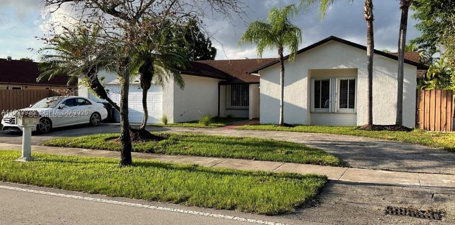 Villa ou maison à Miami, Floride 3 chambres, 169.08 m2 № 1997116